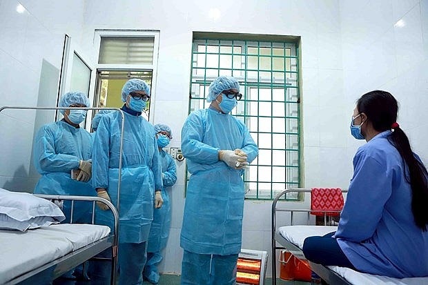 Số người nhiễm virus corona đã lên đến 12 người tại Việt Nam