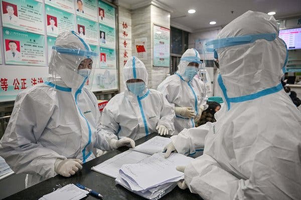 Hơn 500 cán bộ y tế Trung Quốc nhiễm dịch bệnh virus corona