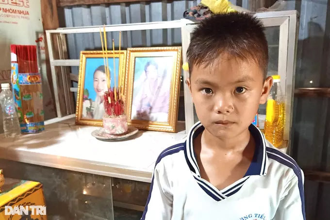 Cha mẹ mất vì Covid-19, bé 10 tuổi sống với bác trong cảnh nghèo khó