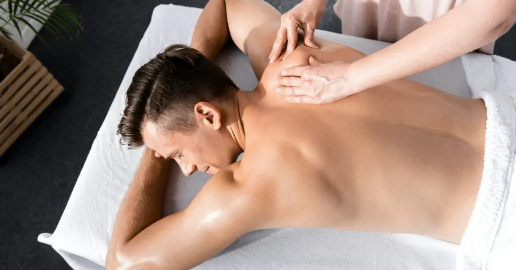 Cách massage giúp nam giới tăng ham muốn
